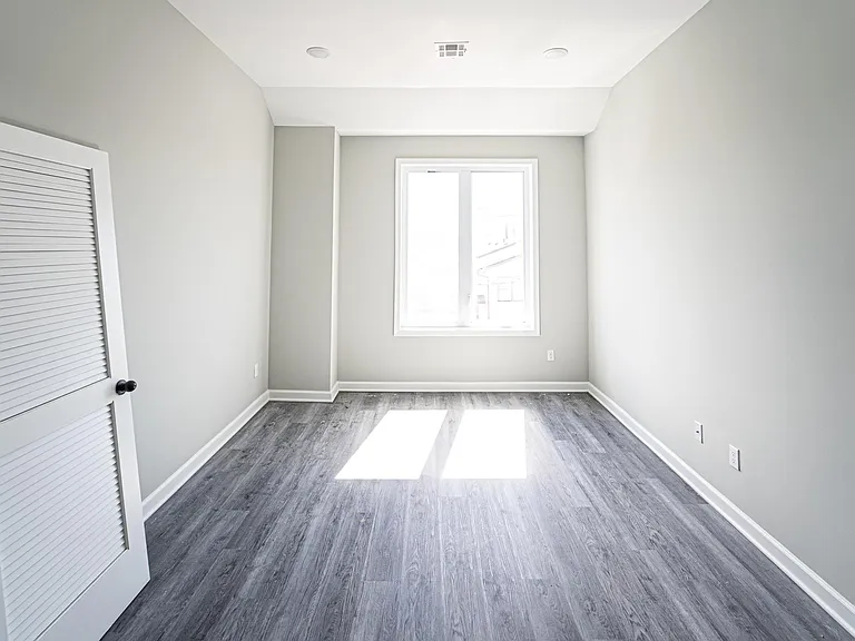295 Pershing Ave #1-4 — Photo 13