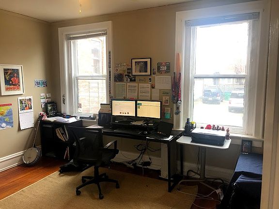 2nd image of 2902 Monument Ave #10760478