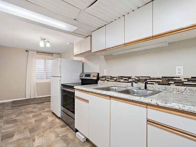 1068 Canal Dr — Photo 22