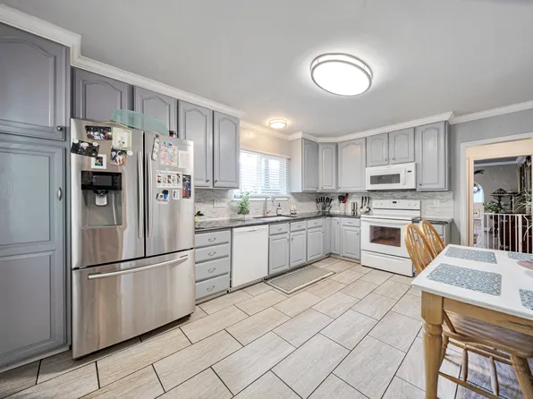 5946 S Highland Dr, Holladay, UT 84121