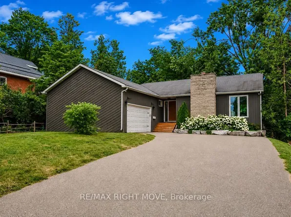 18 Creighton St, Ramara, ON L3V 1A8
