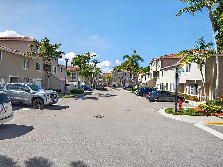 128 Riviera Cir #128 — Photo 26
