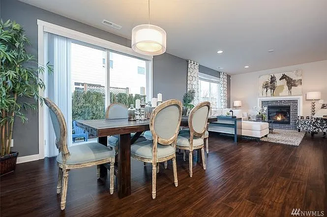 First floor living space (picture from model home - same flo