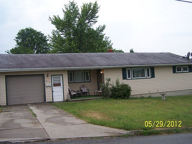 1st image of 615 Sanderson Ave