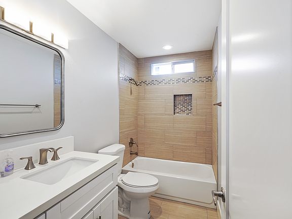 4th image of 7241 Princess View Dr