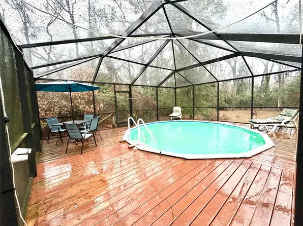 1074 SW Newark Dr, Fort White, FL 32038