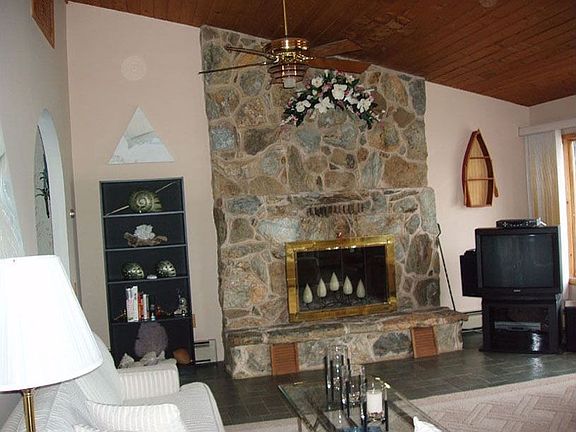 LIVING ROOM WITH FIREPLACE