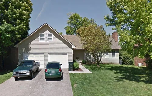 463 Woodview Dr Photo 1