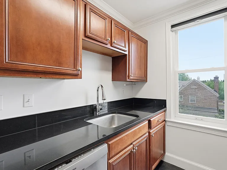 906 S Washington St #307 — Photo 7