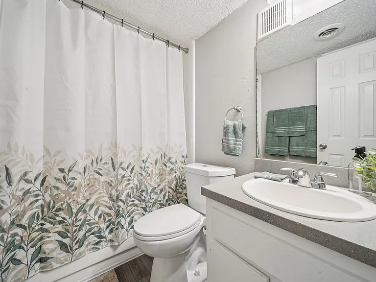 Cedar Park Apartments — Photo 21