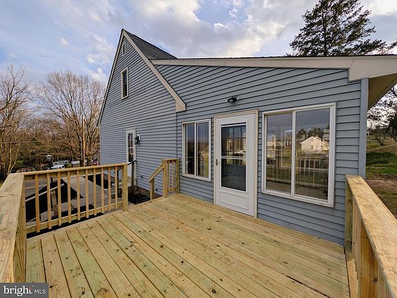 3rd image of 520 Pitney Rd