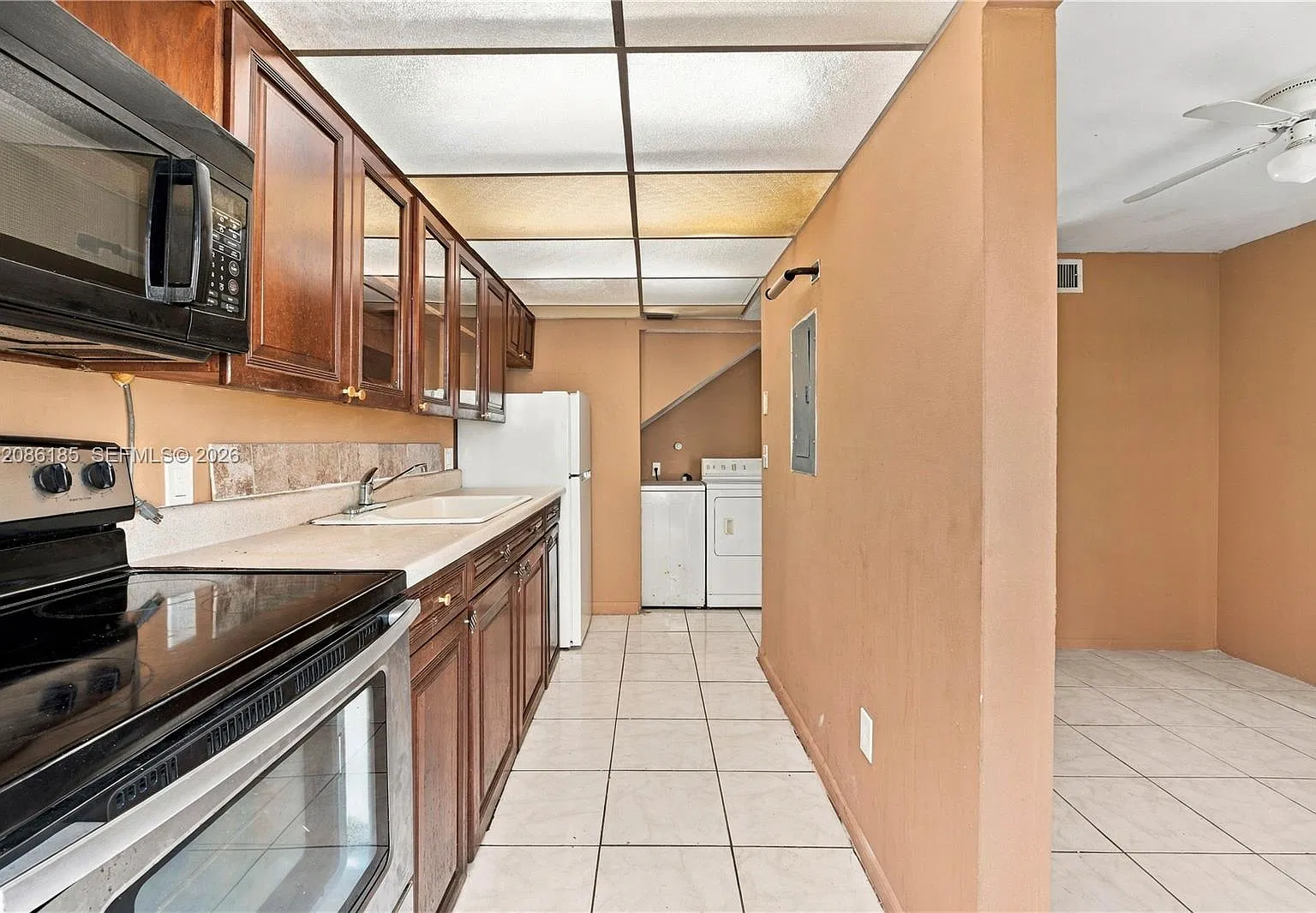 Century Garden Condo — Photo 4