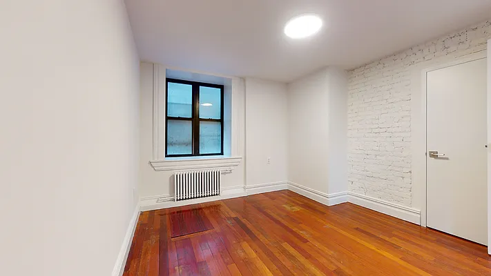 Rented by Bond New York | media 20