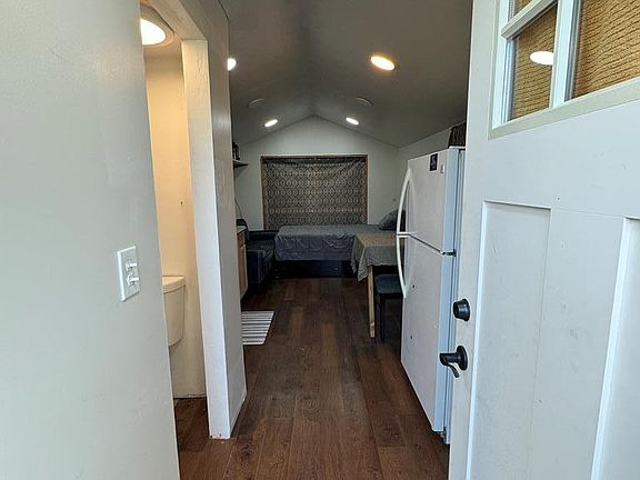 2nd image of 189 Hilltopper Ln