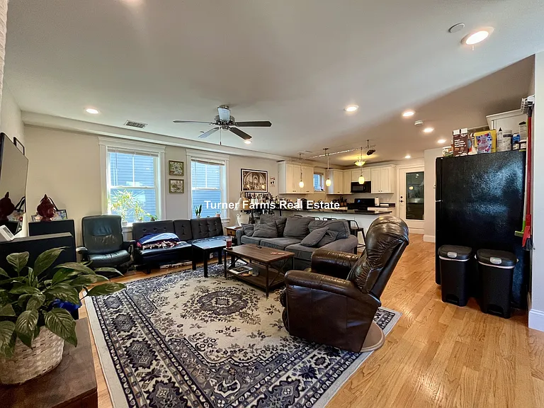 14 Fern St #A — Photo 2