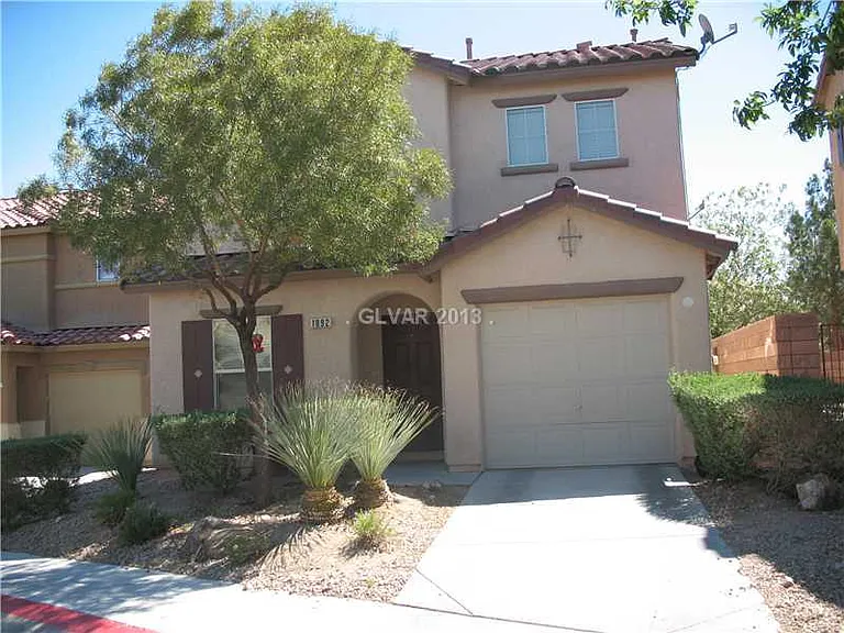 1092 Paradise Coach Dr #1 — Photo 1