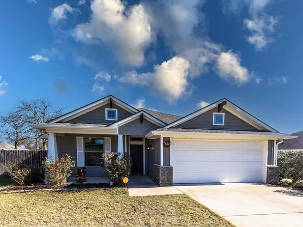 401 Molly Ln, Lindale, TX 75771