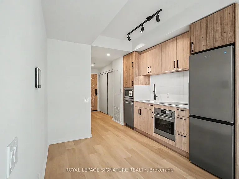 109 Erskine Ave #1111 — Photo 7