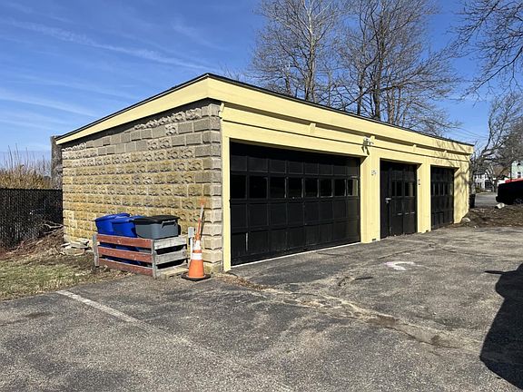 3rd image of 8-10 Pleasant St