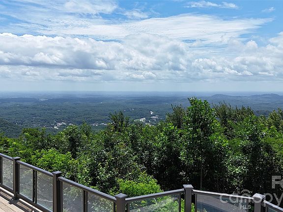 4th image of 370 Mountain Side Dr