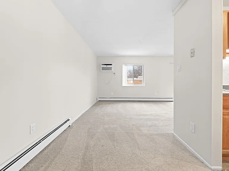 The Hillcrest Apartments — Photo 28