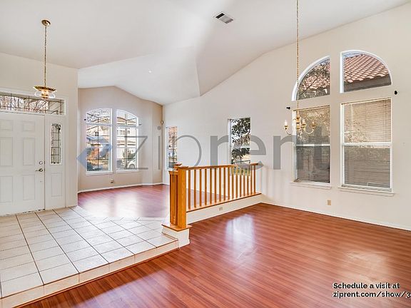 3rd image of 1812 Dawnridge Ct