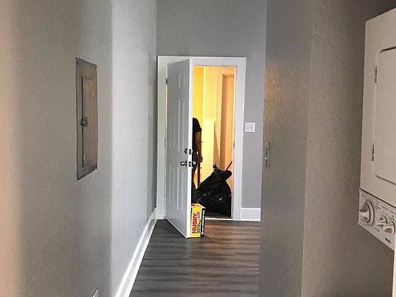 5th image of 618 30th Ave S APT 4