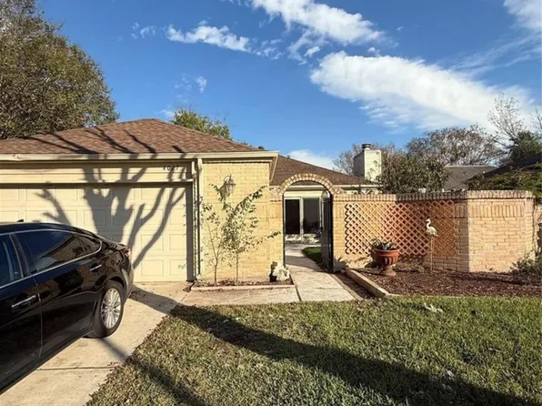 4027 Summit Valley Dr, Houston, TX 77082