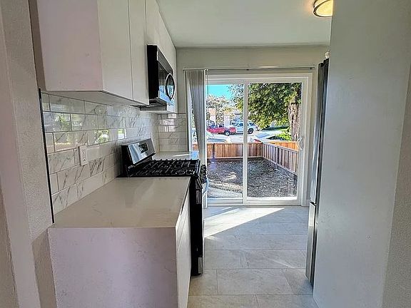 4th image of 2131 Monroe St #1