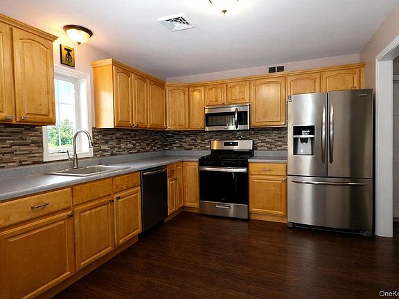 5th image of 1 Decker Farm Road