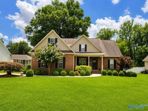 300 Teal St, Albertville, AL 35950