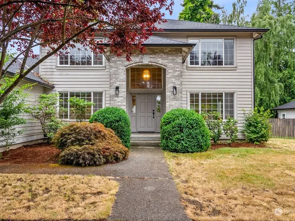 16830 Spruce Way, Lynnwood, WA 98037
