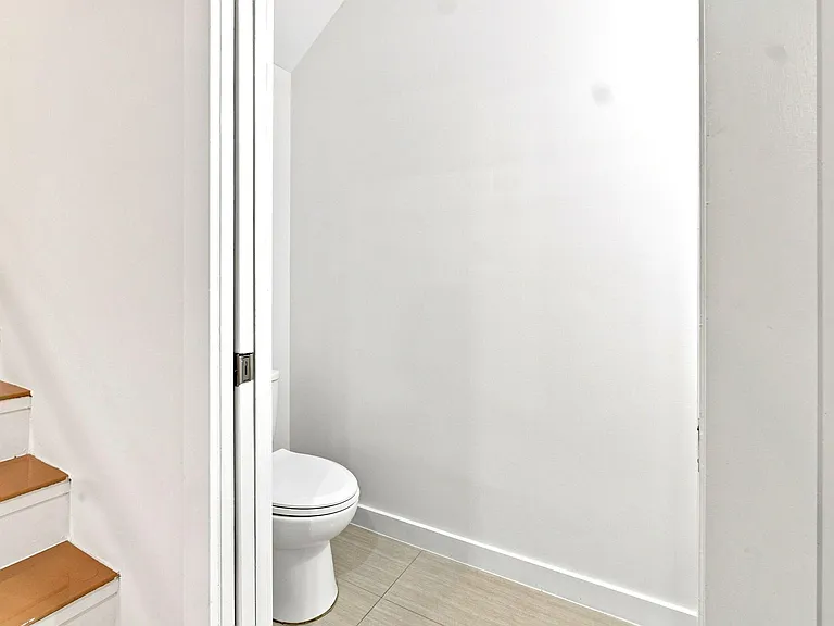 432 SE 16th St #432 — Photo 15