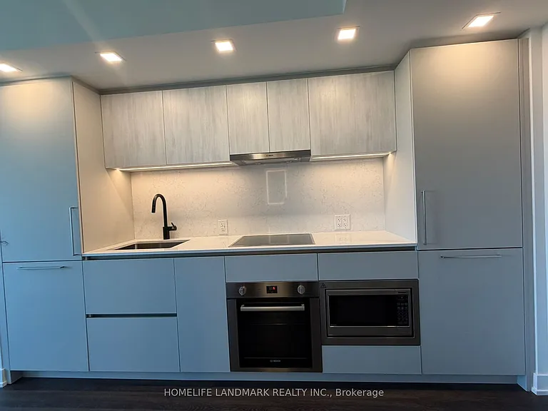 609 Sherbourne St #2208 — Photo 5
