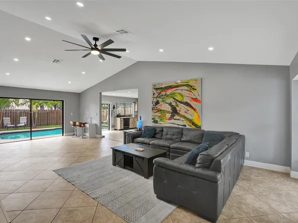10240 NW 31st Ct, Sunrise, FL 33351