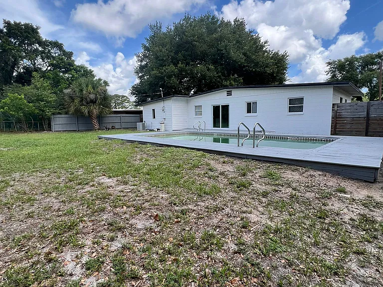 1221 Cypress Ln — Photo 25