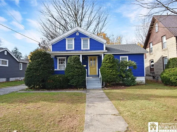 34 Beckman Ave, Westfield, NY 14787