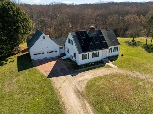209 Collins Rd, Ashaway, RI 02804