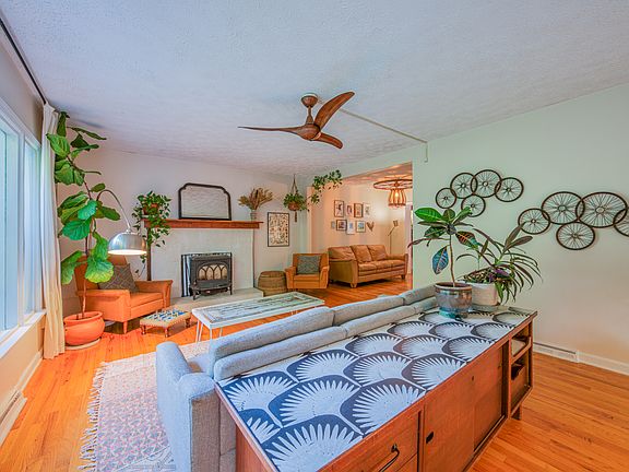 Living Room/Entering the House