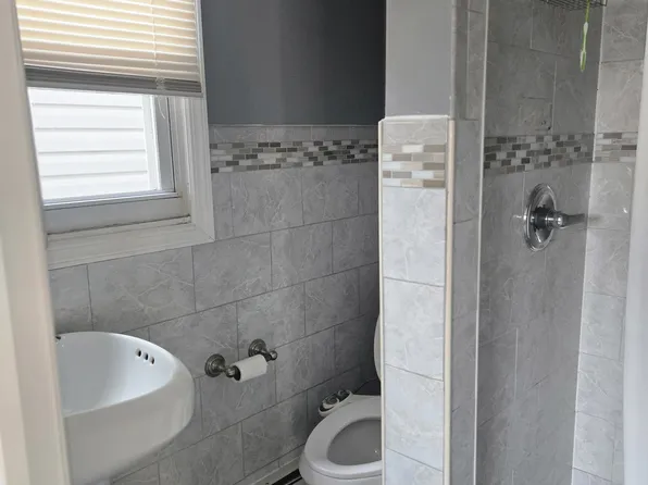 73 Saint Pauls Avenue image 10 of 11