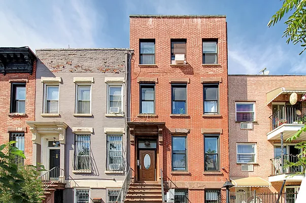 Rented by Coroi Corp | media 7