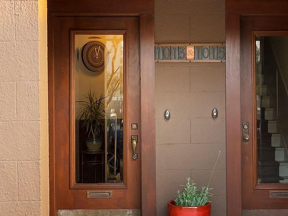 3rd image of 1013 Cabrillo St