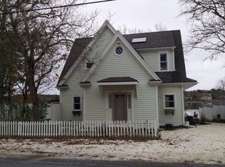 226 Monomoscoy Rd, Mashpee, MA 02649