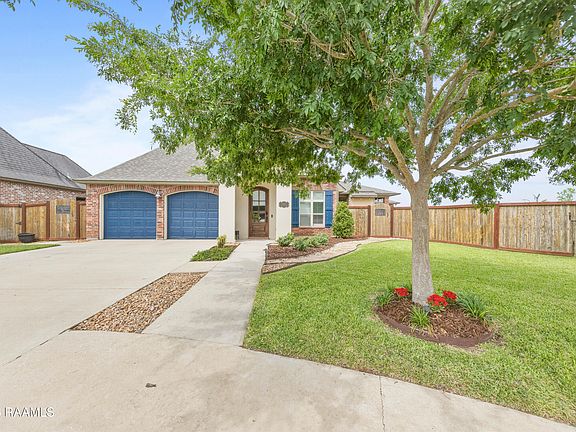 3rd image of 104 Bayou Parc Dr
