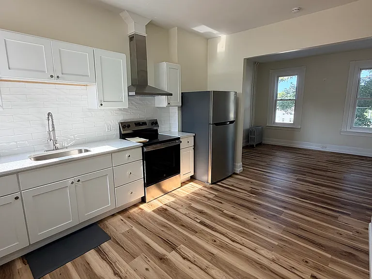 149 N Front St #2 — Photo 9