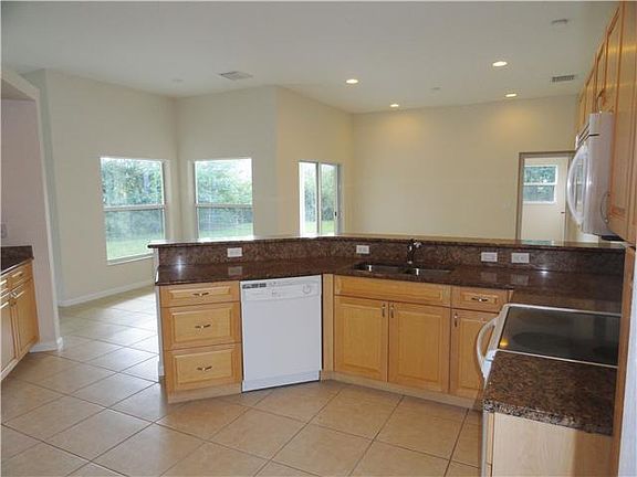2nd image of 1538 MERCEDES Avenue