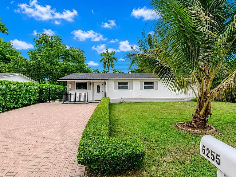 6255 SW 62nd Ct — Photo 33