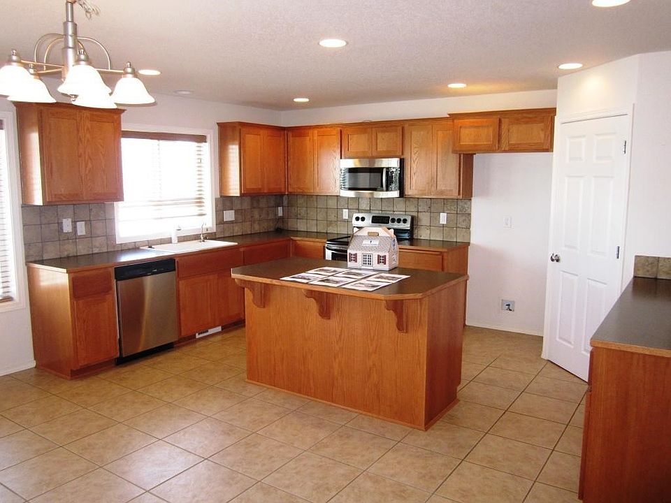 2nd image of 2907 S Rainier Pl