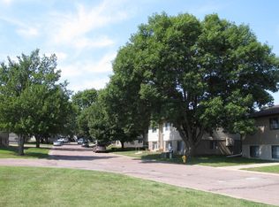 3601 S Hallmark Ln APT 7, Sioux Falls, SD 57106