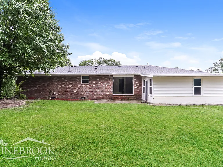 3621 Lexington Dr — Photo 14